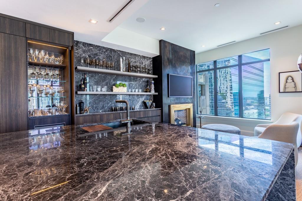 Ritz-Carlton 2 Residences 1 - Residential