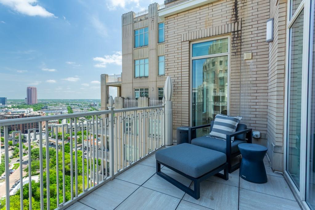 Ritz-Carlton 2 Residences 1 - Residential