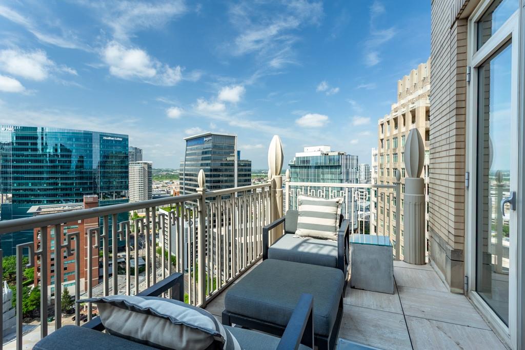 Ritz-Carlton 2 Residences 1 - Residential