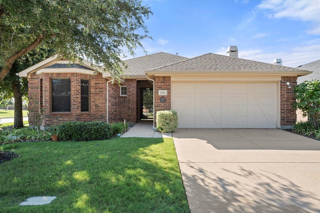 Photo 1 of 32 — 1001 Pigeon Hawk Drive, Little Elm, TX 75068