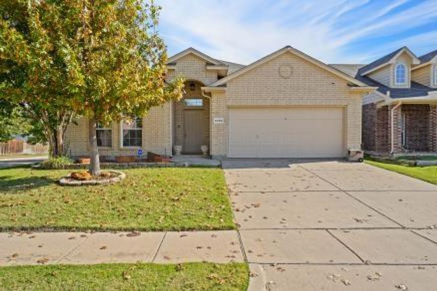 This beautifully maintained residence features 4 bedrooms and 2 bathrooms, providing ample space for comfortable living. Featuring  a split bedroom floor plan. The open-concept design seamlessly connects the living, dining, and kitchen areas, making it perfect for both daily living and entertaining guests. The home sits on a corner lot and minutes away from the community pool. Convenient location to shopping, restaurants and minutes from Downtown Fort Worth. This home is a must see. You'll be excited to call your own.
