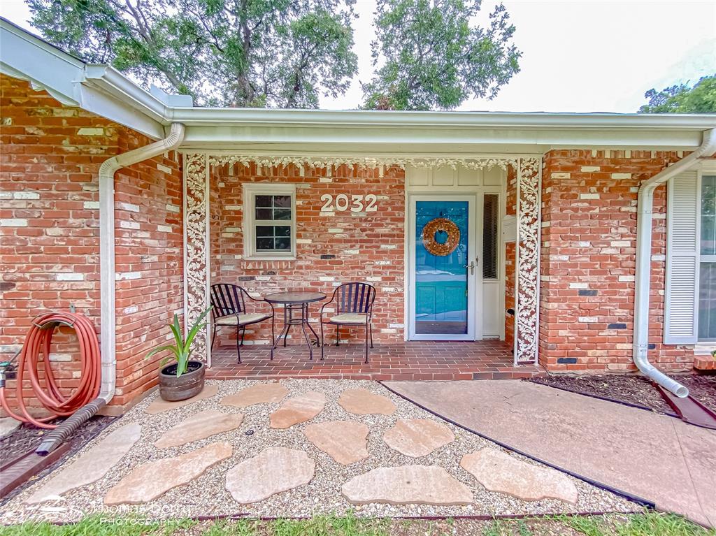 2032 Regent Drive