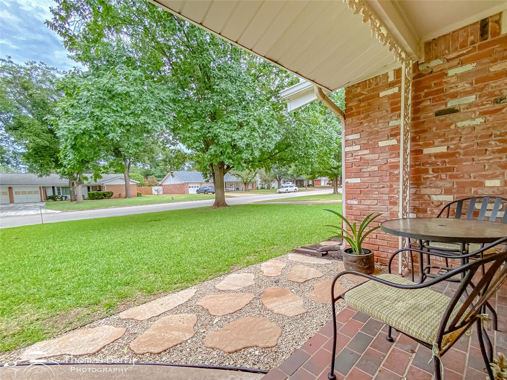 2032 Regent Drive