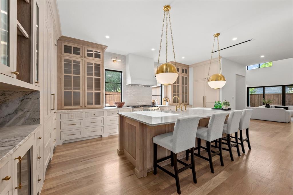 6739 Walnut Hill Lane