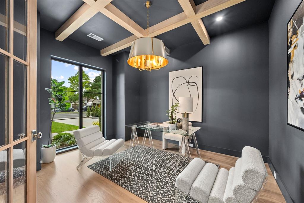 6739 Walnut Hill Lane