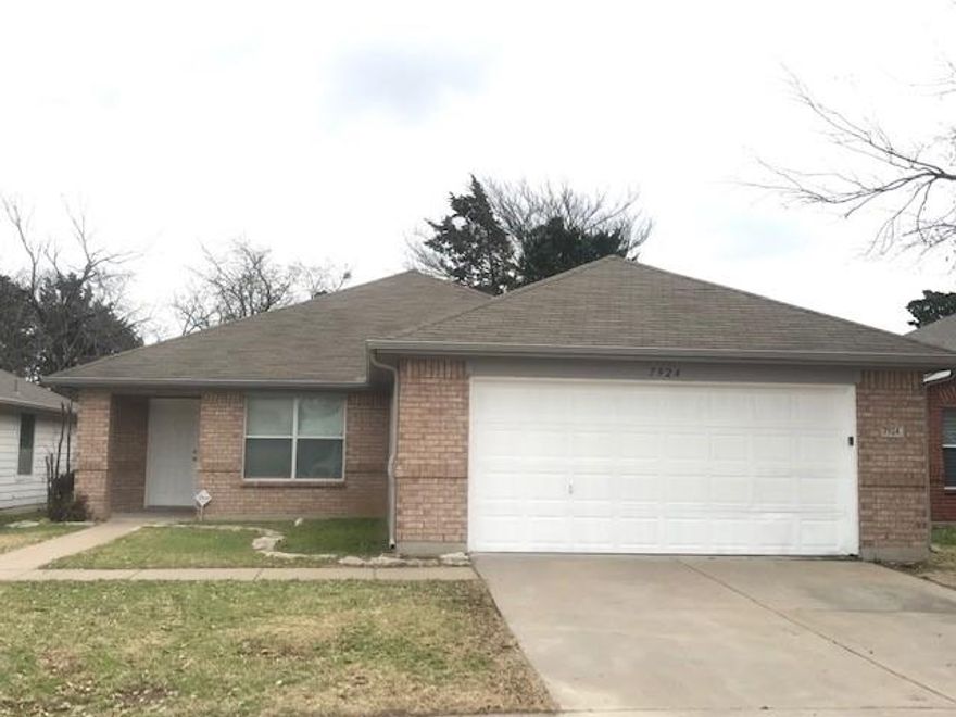 Updated in ever way! New black Whirlpool appliances, new faucets, water heater, new fans or light fixtures in every
room, 2 tone paint, luxury vinyl plank floors through. Extra large master suite with huge walk in closet and private spa
Information Deemed Reliable, but not Guaranteed. Copyright: 2023 NTREIS.
style bathroom retreat with garden tub and separate shower. New 6 ft privacy fence encloses back yard. All amenities
and and room sizes to be verified by agent or tenant.