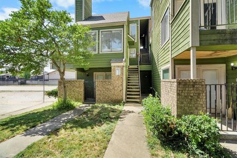 Photo of 9807 Walnut Street #D205, Dallas, TX 75243 (MLS # 21195243)