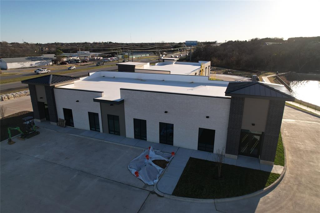 Willow Crk Xing - Commercial Lease