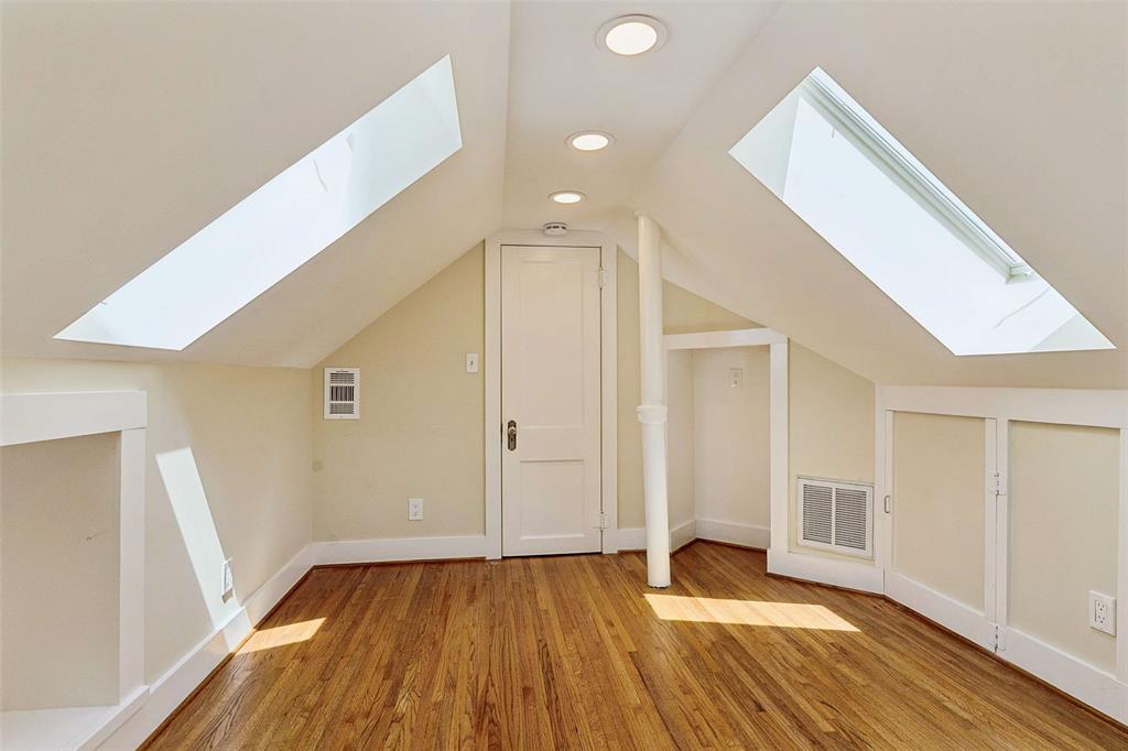 LAKELAND TERRACE - Residential