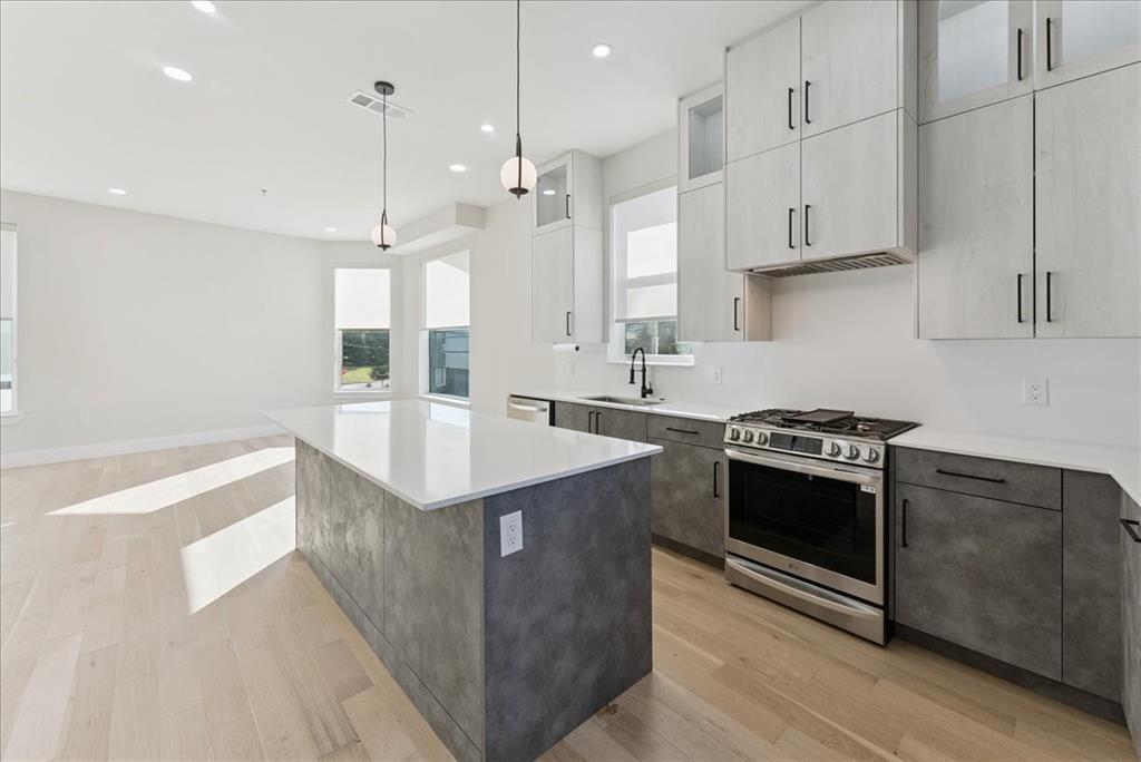 Seegar Townhomes - Residential