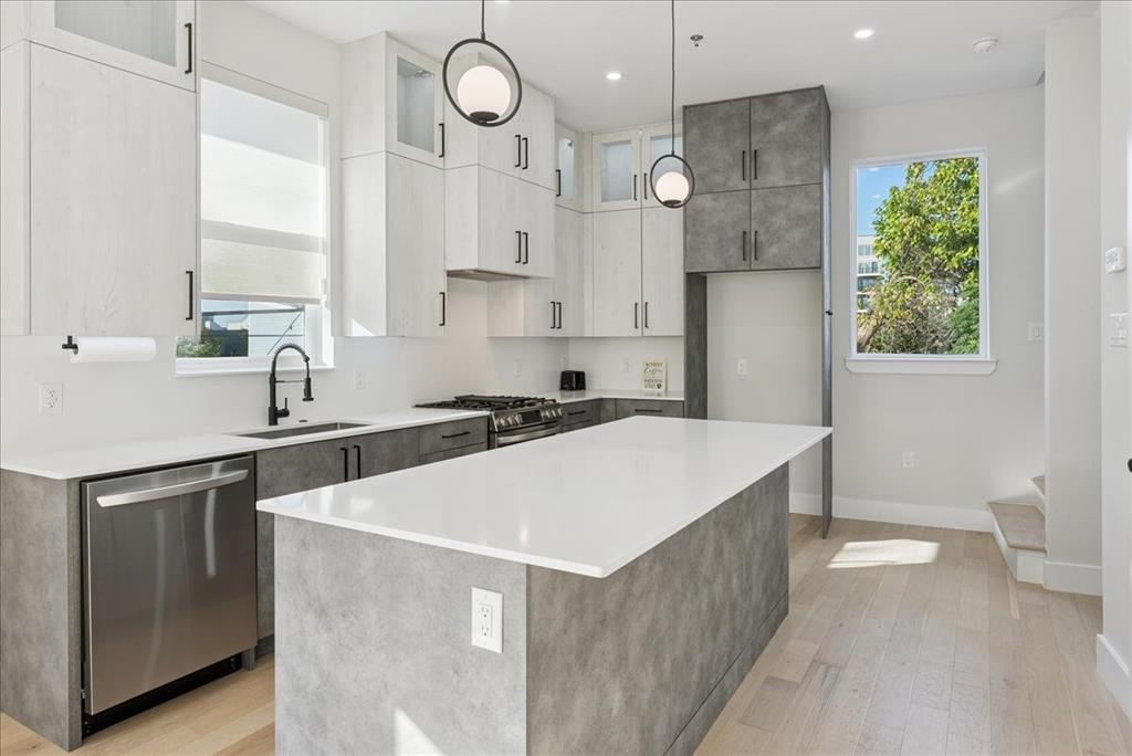 Seegar Townhomes - Residential