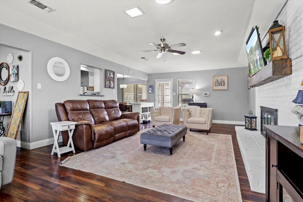 2040 Casa Loma Court