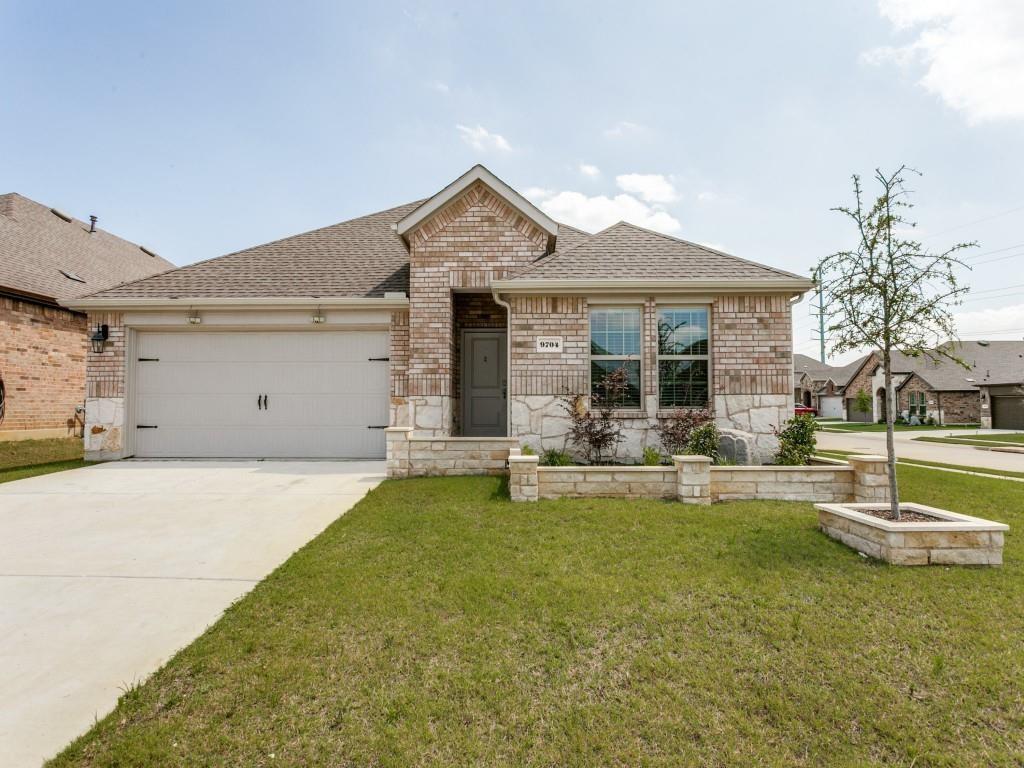 9704 Autumn Leaves Lane