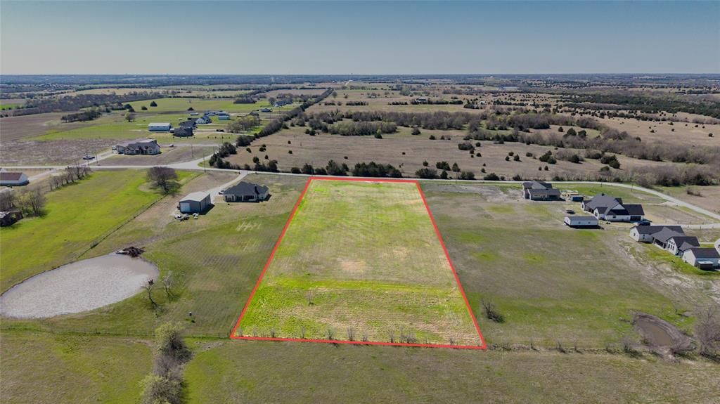 Photo of 5472 County Road 1093, Celeste, TX 75423 (MLS # 21215442)