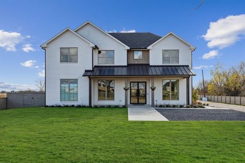 A home in Waxahachie