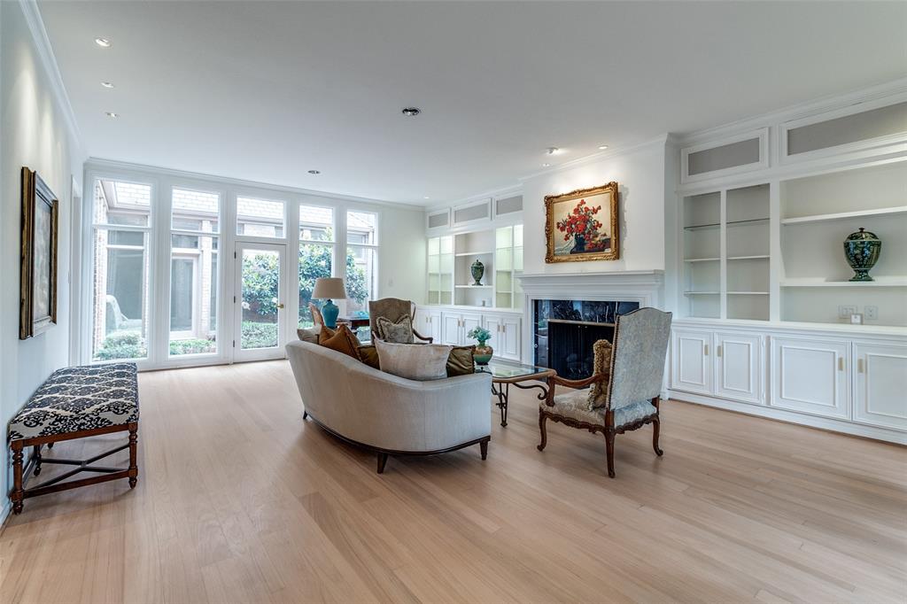 5865 Farquhar Lane