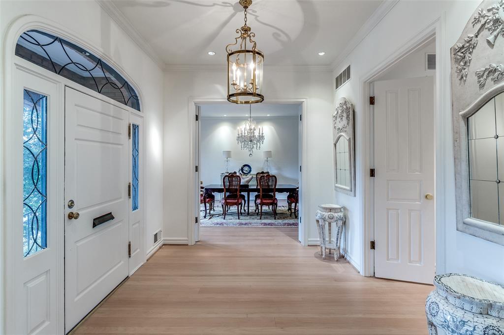 5865 Farquhar Lane