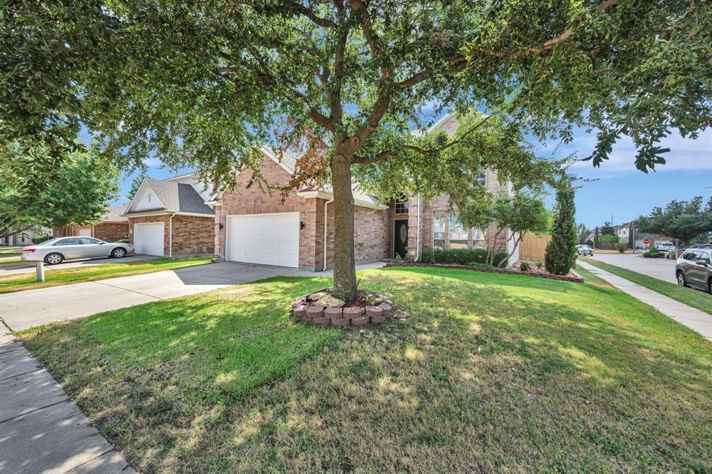 Photo of 6369 Redeagle Creek Drive, Fort Worth, TX 76179 (MLS # 21390224)