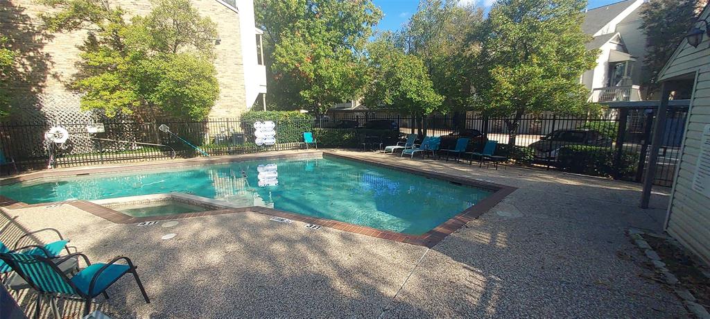 Oaks On The Bend Condos Ph 01-04 - Residential