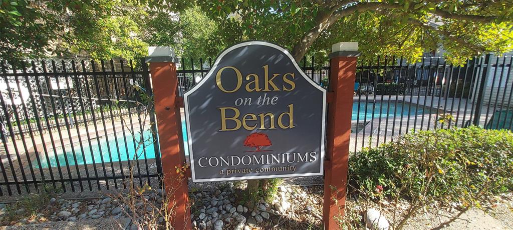 Oaks On The Bend Condos Ph 01-04 - Residential
