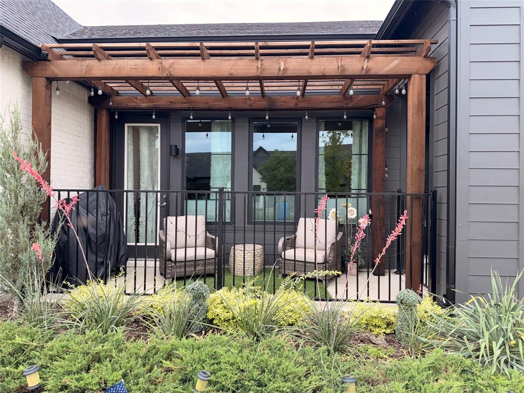 1420 Rose Willow Way