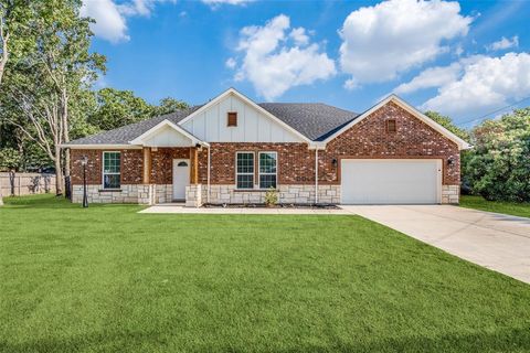 A home in Lake Dallas