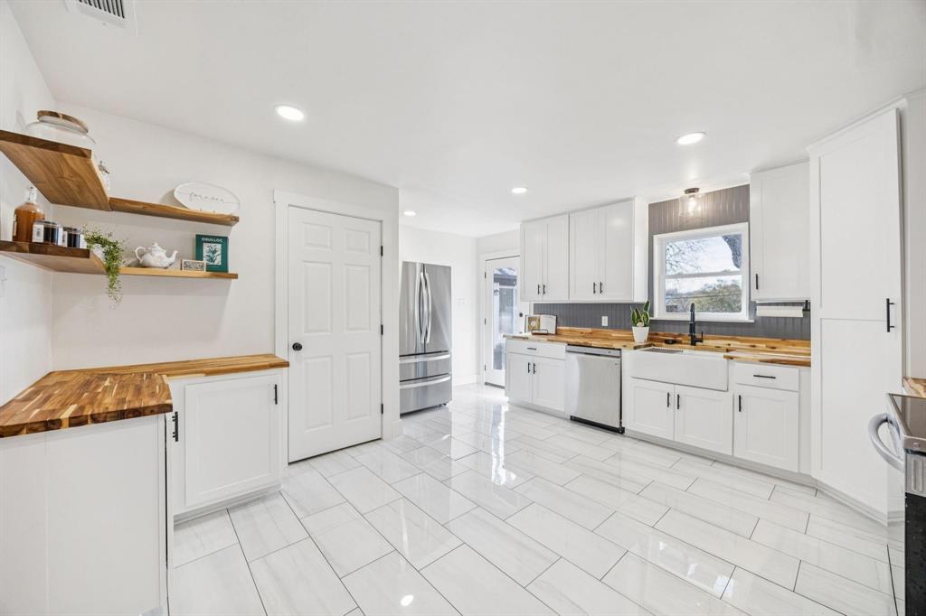 Photo of 207 Joe White Street, Rockwall, TX 75087 (MLS # 21336368)