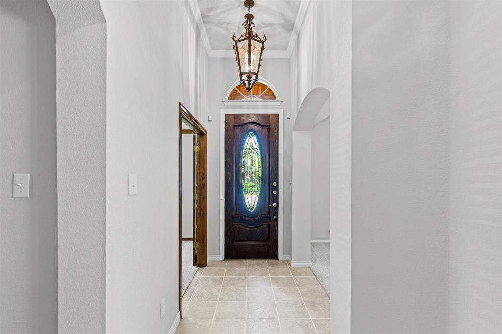 1899 Kings View Drive