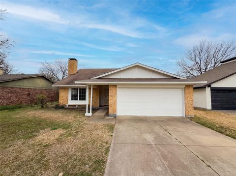 Photo of 606 Via Corona, Mesquite, TX 75150 (MLS # 21199671)