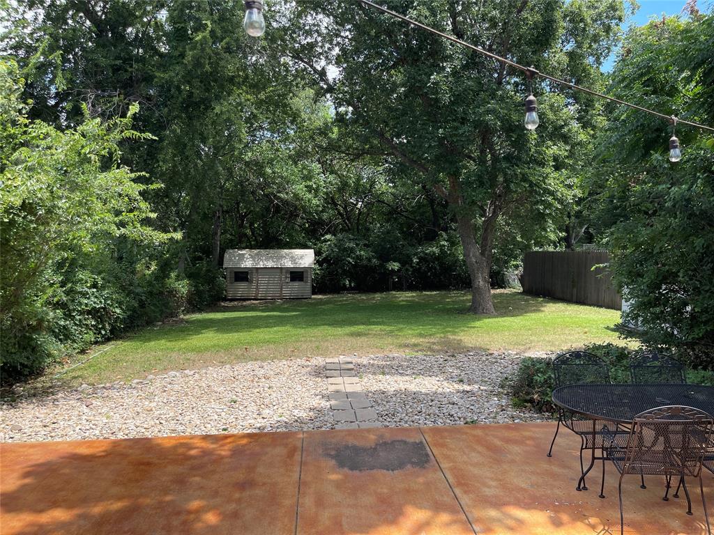 9112 Clearwater Drive