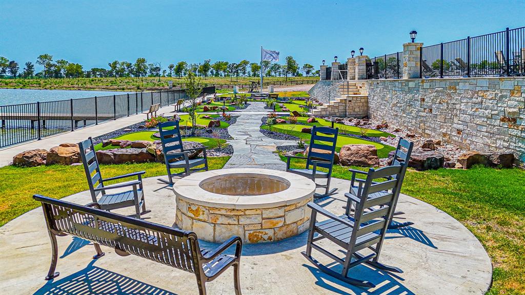 Waterfront Club - Land