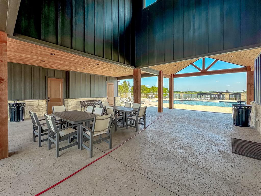 Waterfront Club - Land