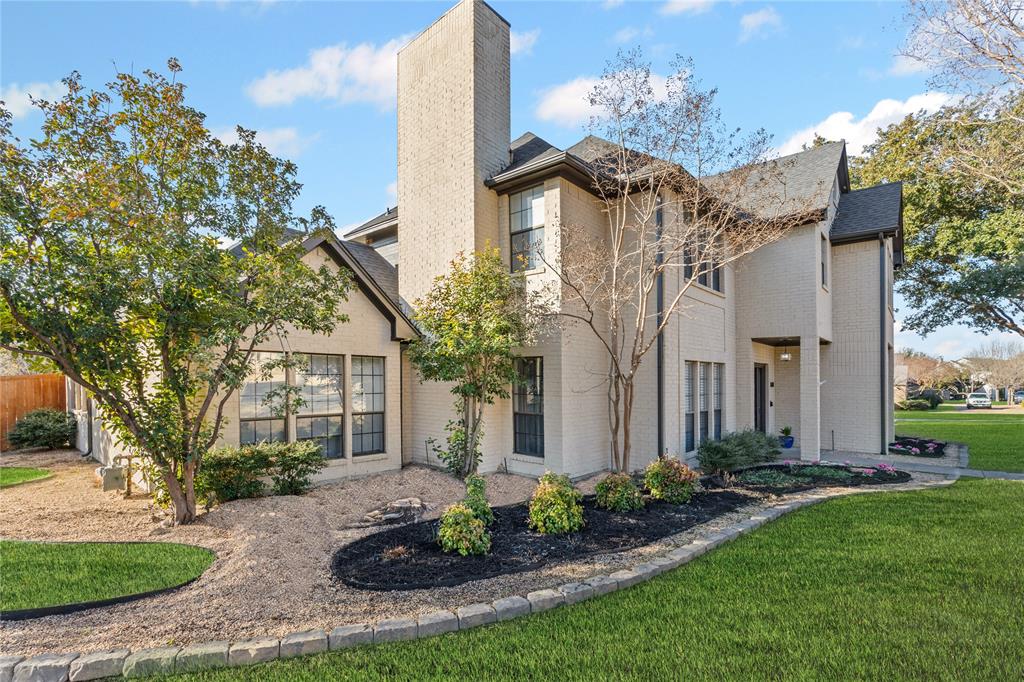 8781 Crestview Drive