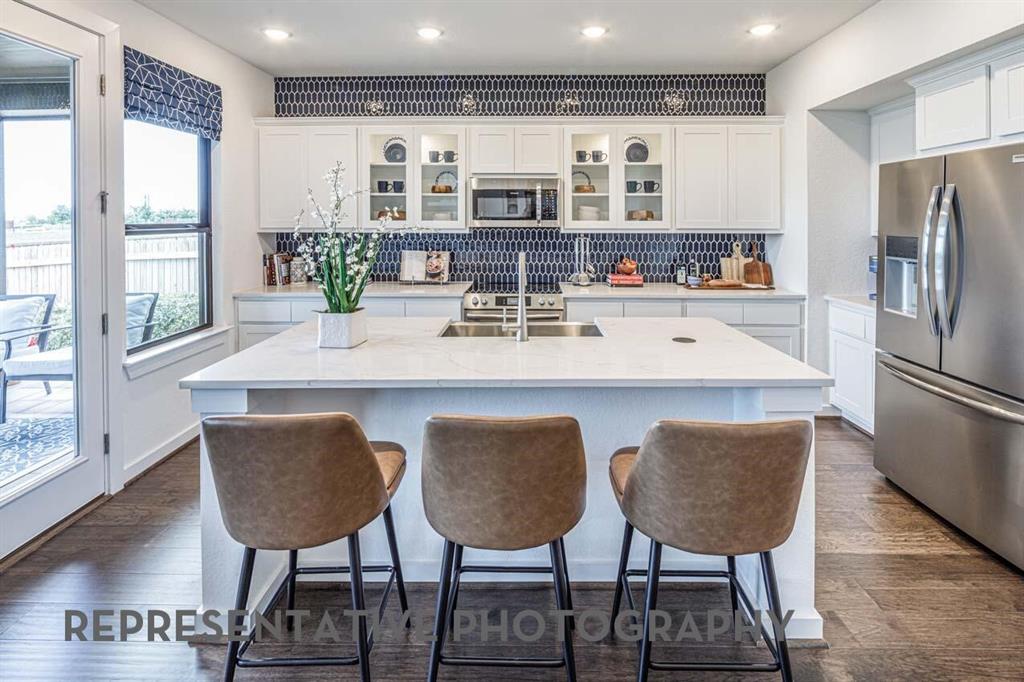 3606 River Creek Trail