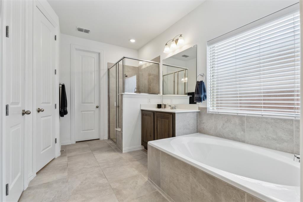 Haslet, Texas 76052, United States, 4 Bedrooms Bedrooms, ,3 BathroomsBathrooms,Residential,Pending,50604