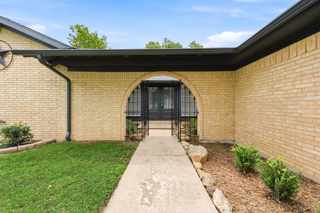 6748 Greenacres Drive