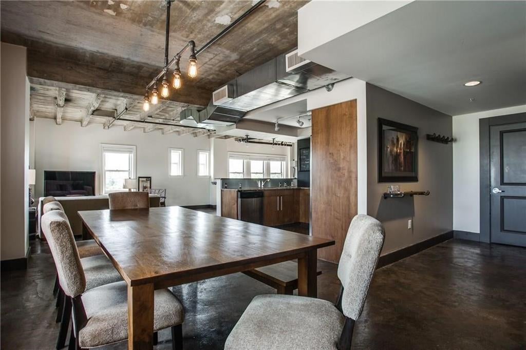 329 E Colorado Boulevard 501