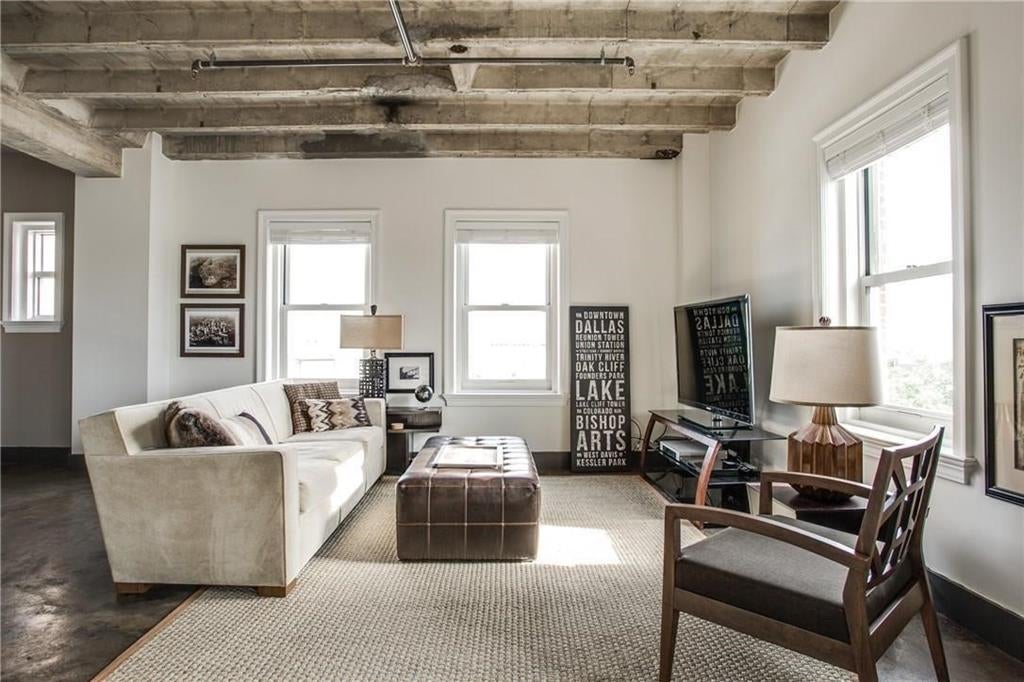 329 E Colorado Boulevard 501