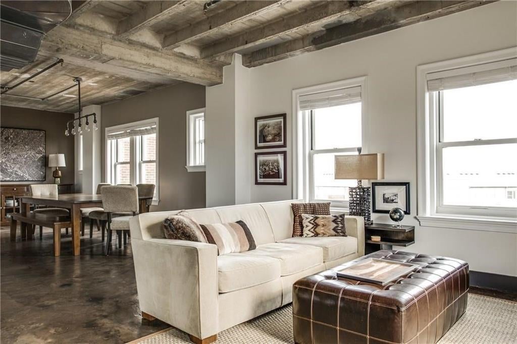 329 E Colorado Boulevard 501