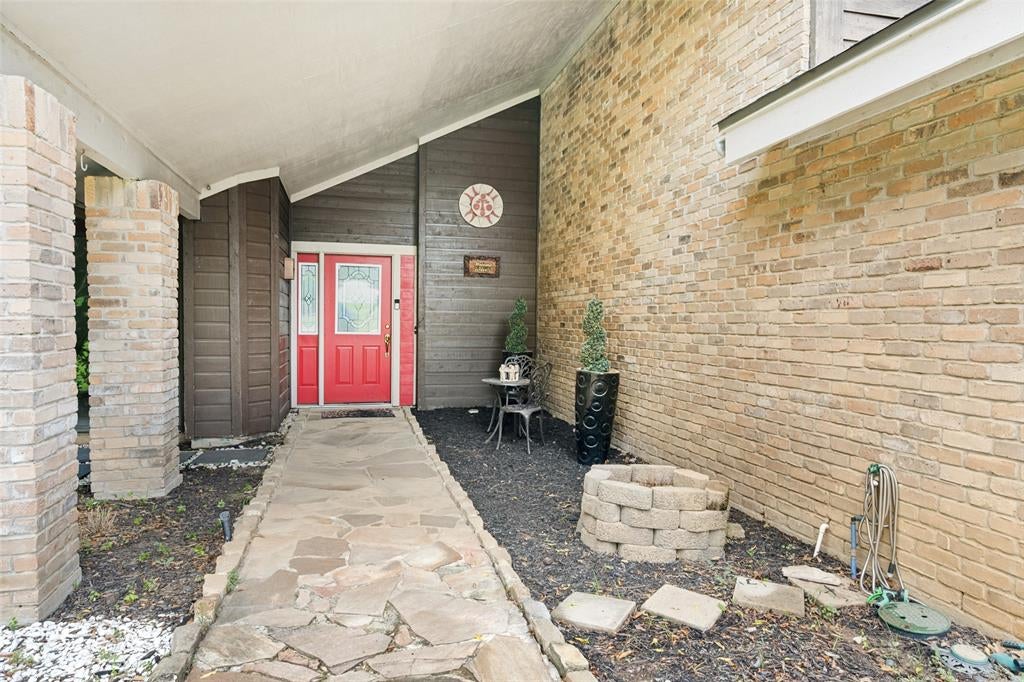 2512 Winding Hollow Lane
