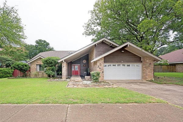 2512 WINDING HOLLOW LN, ARLINGTON, TX 76006 - Image 3d963e420e839f10ac5bb2dfdbf4cfe3/4255733251