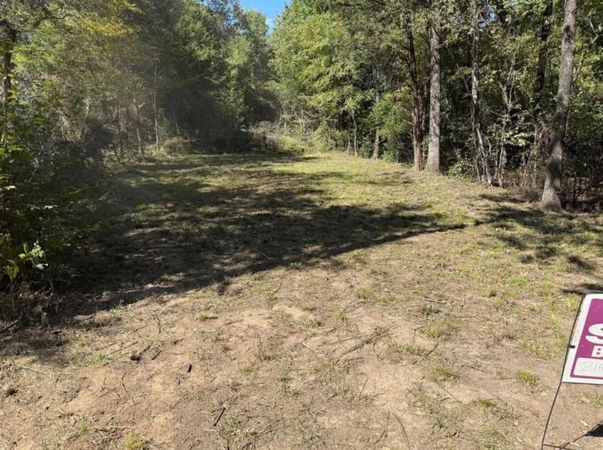 Great opportunity to own a residential lot at 309 Garner Dr in Mabank, TX. Located in a quiet area with convenient access to Hwy 175, this property offers an ideal setting for a custom home, weekend retreat, or investment.

Enjoy proximity to Cedar Creek Lake, local shopping, dining, and schools while still maintaining a peaceful, small-town atmosphere. The lot provides a blank canvas to bring your vision to life.

Buyer to verify availability of utilities, zoning, and any restrictions. Don’t miss your chance to secure land in this growing area!
