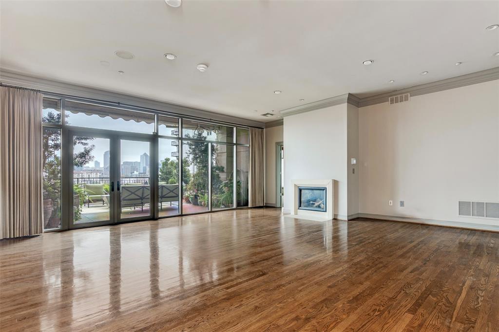 Plaza Turtle Creek - Residential