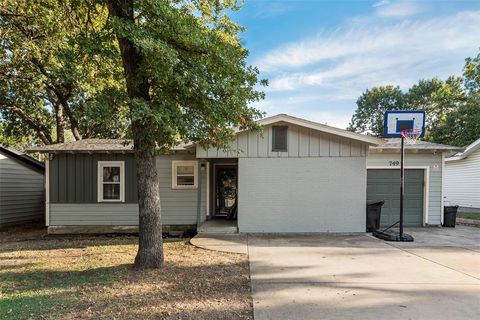 749 W Redbud Drive Hurst TX 76053