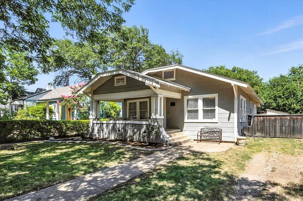 1609 Belle Place