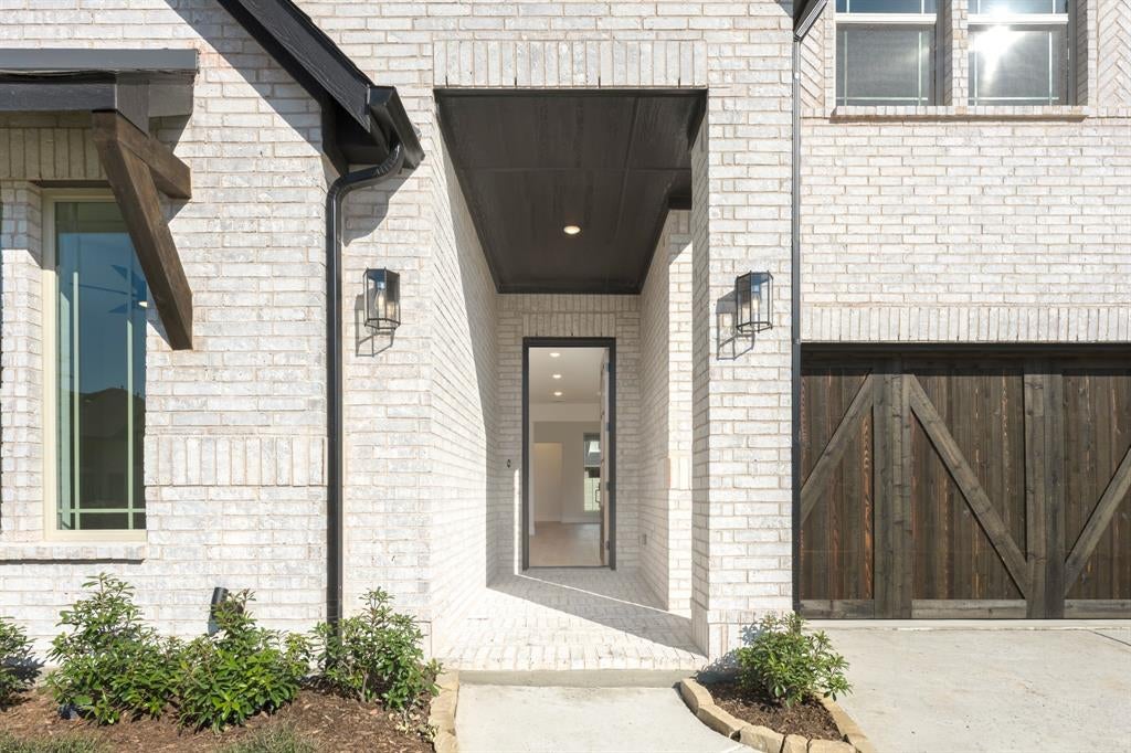 4016 Clingsman Way