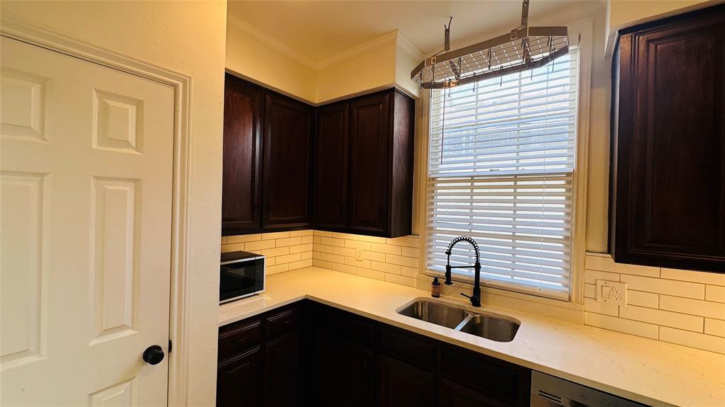 Holland Twnhms - Residential Lease