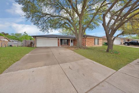 Tiny photo for 6305 Arthur Drive, Edgecliff Village, TX 76134 (MLS # 21223614)