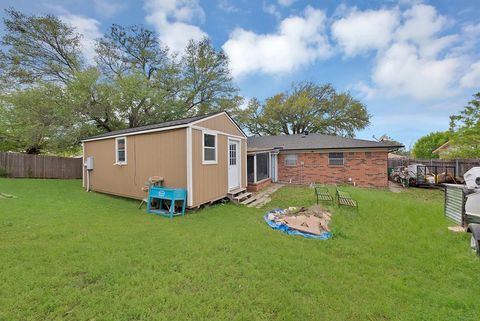 Tiny photo for 6305 Arthur Drive, Edgecliff Village, TX 76134 (MLS # 21223614)