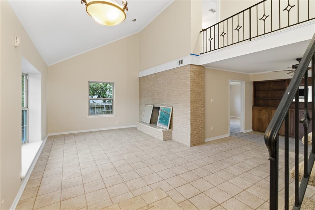 1223 Farnham Court E